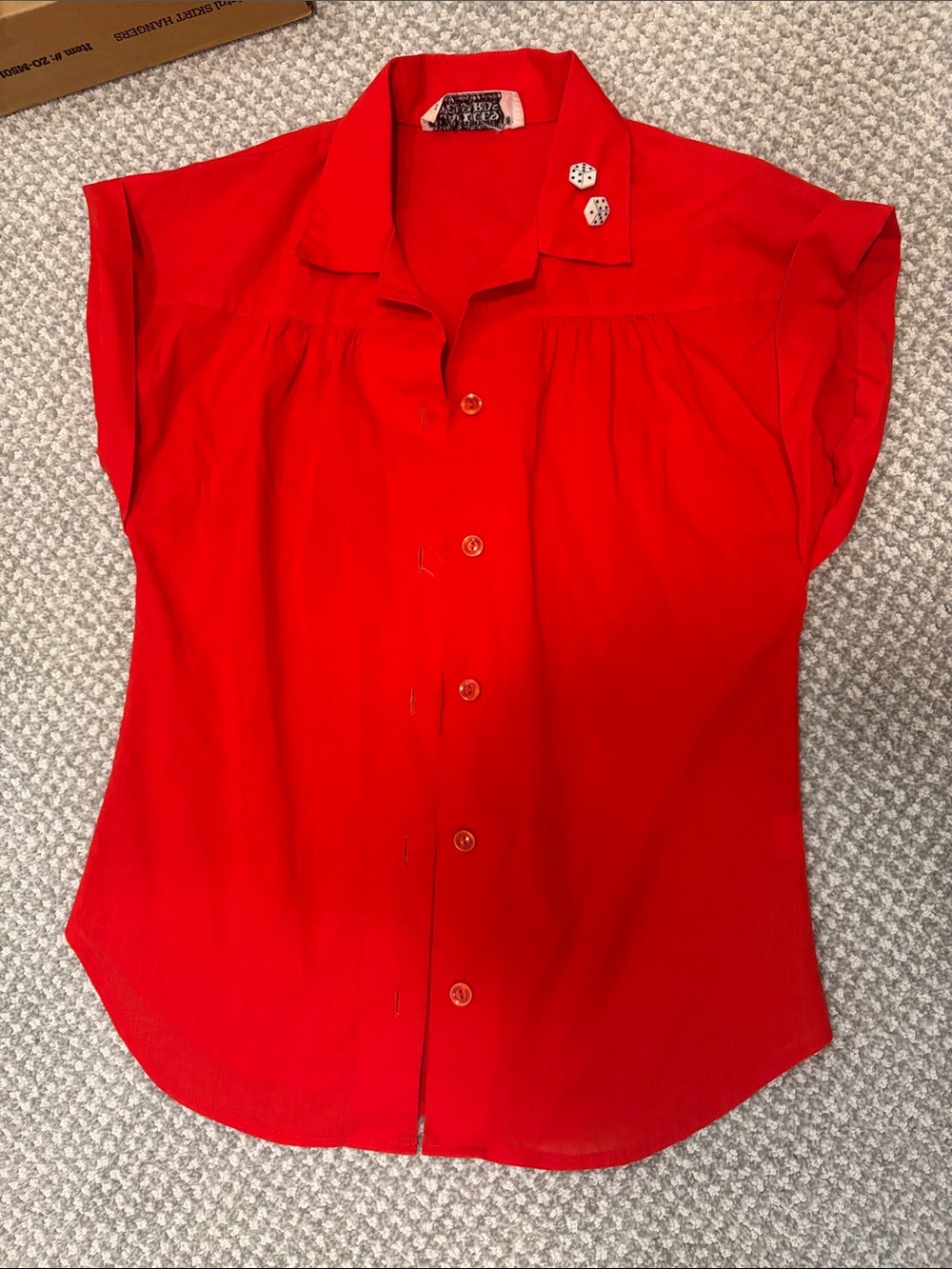 Vintage 1970s Red Short-Sleeve Button-Down Shirt with Dice - Women Sz. aprox 2